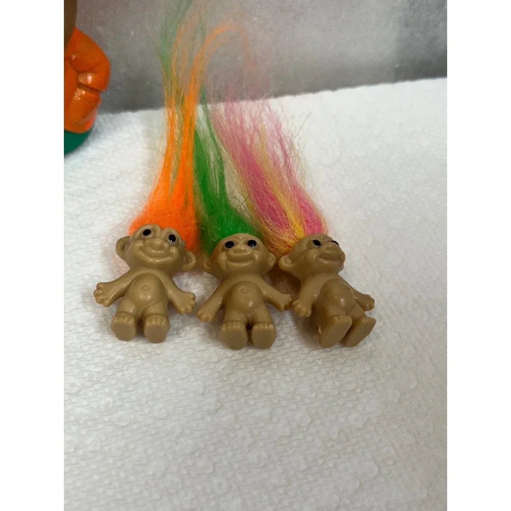 Vintage Wind Up Troll Toy with 3 Mini Trolls Blue Orange Green Pink Hair Vintage
